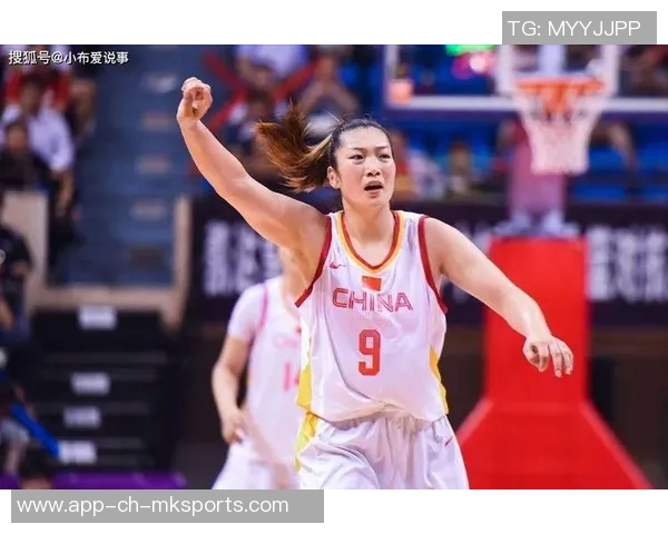 单身女篮球明星的奋斗与梦想在赛场上绽放光彩的故事